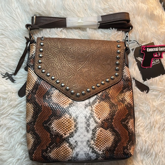 ⭐️M&F Western Angel Ranch Python Messenger Bag Brown - Picture 2 of 16